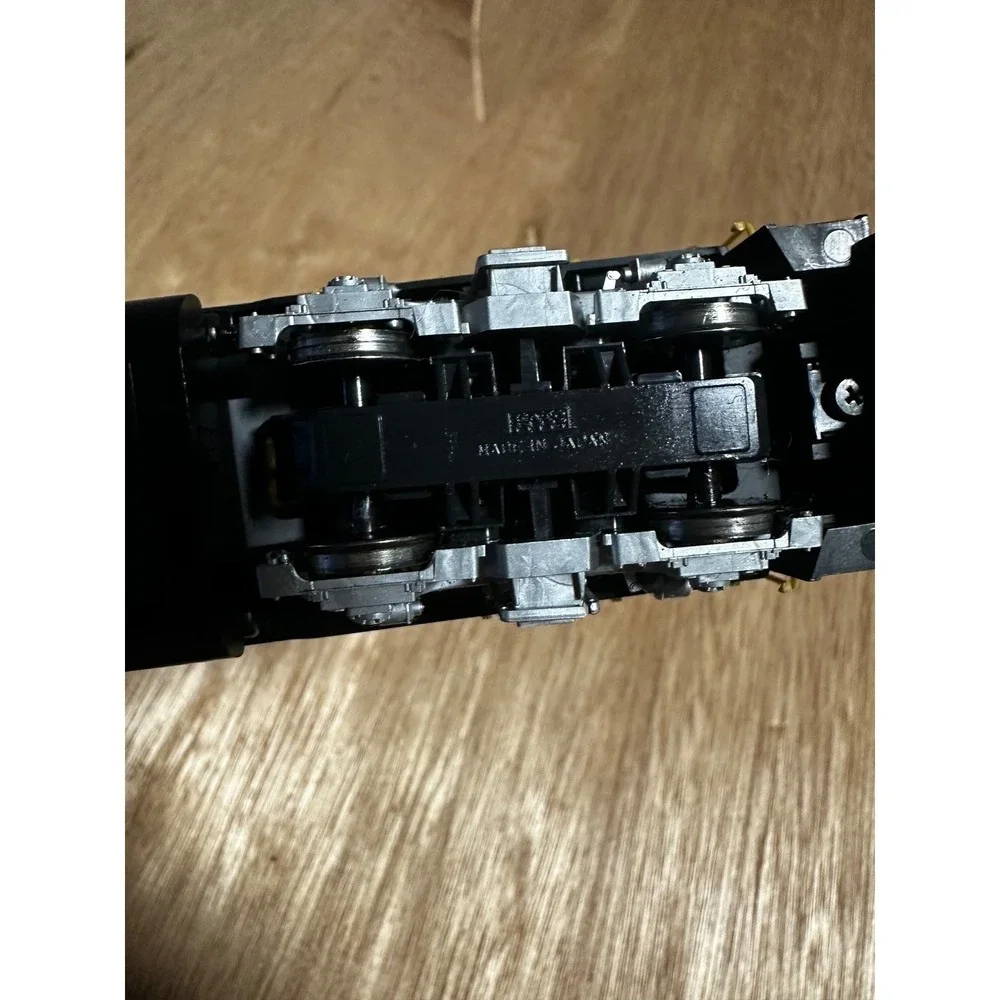 Santa Fe Locomotive Train Model 3356 Yellow Black Diecast HO Scale